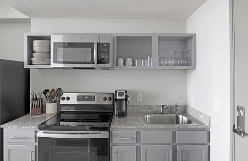 Central City Apartment | Landing | Incredible 1BD, Gym