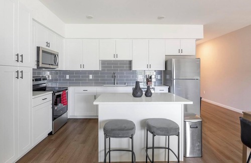 Townsite Apartment | Landing | Incredible 1BD, Rooftop Lounge, Pool