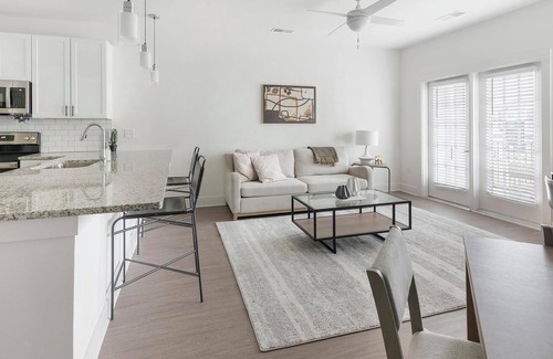 Athens Apartment | Landing | Incredible 1BD, Gym, Pool
