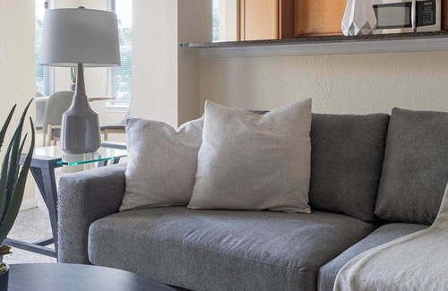 Sweetbriar Apartment | Landing | Incredible 1BD, Gym, Courtyard