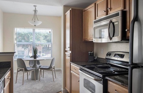Sweetbriar Apartment | Landing | Incredible 1BD, Gym, Courtyard