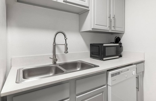Windsor Park Apartment | Landing | Incredible 1BD, Gym