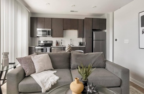 Downtown Apartment | Landing | Incredible 1BD, Gym, Pool