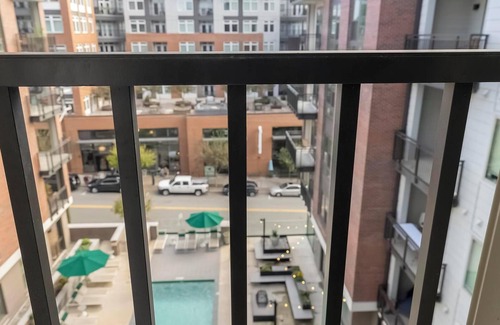 Downtown Apartment | Landing | Incredible 1BD, Gym, Pool