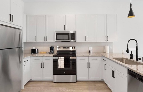Denton Apartment | Landing | Incredible 1BD in Denton