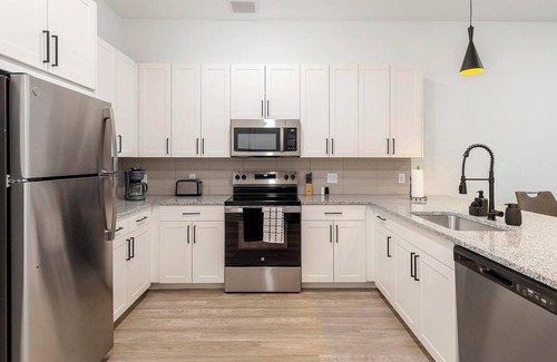 Denton Apartment | Landing | Incredible 1BD in Denton