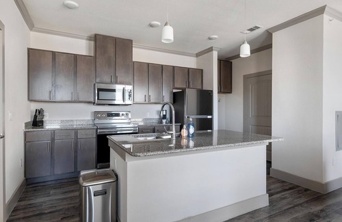 Manor Apartment | Landing | Incredible 1BD, Pool, Courtyard