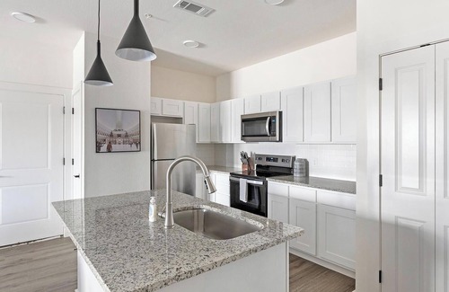 Venus Apartment | Landing | Incredible 1BD, Pool, Gym