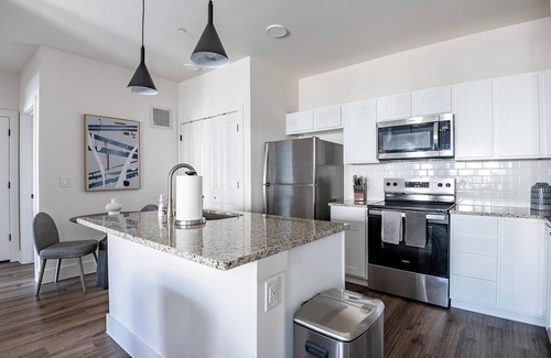 Venus Apartment | Landing | Incredible 1BD, Pool, Gym