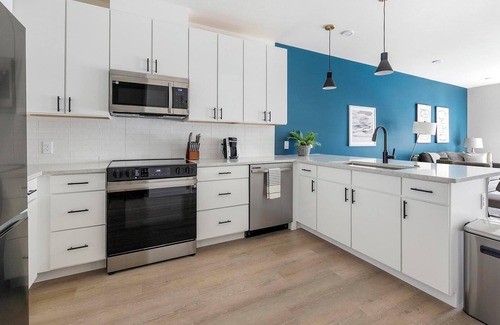 Civic Center Apartment | Landing | Incredible 1BD, Rooftop Lounge, Gym