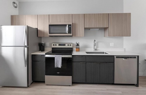 Goodyear Apartment | Landing | Incredible 1BD, Yoga Studio, Gym
