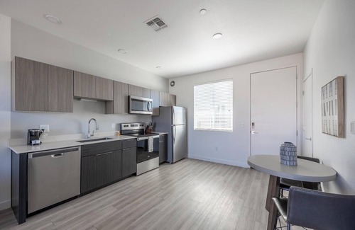 Goodyear Apartment | Landing | Incredible 1BD, Courtyard, Game Room