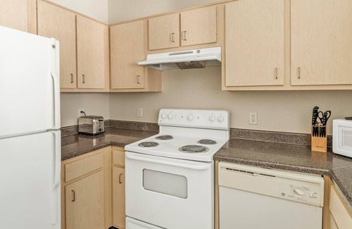 Southbelt/Ellington Apartment | Landing | Incredible 1BD, Pool, Gym