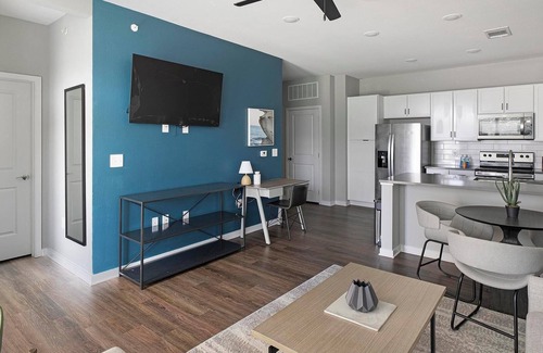 Madison Apartment | Landing | Incredible 1BD, Pool, Gym