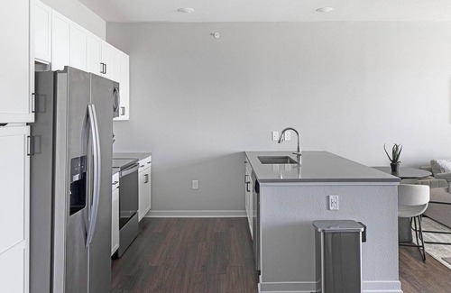 Madison Apartment | Landing | Incredible 1BD, Pool, Gym