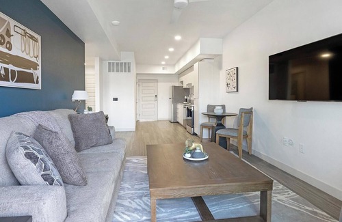 North Mountain Apartment | Landing | Incredible 1BD, Gym, Pool