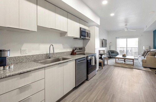 North Mountain Apartment | Landing | Incredible 1BD, Gym, Pool
