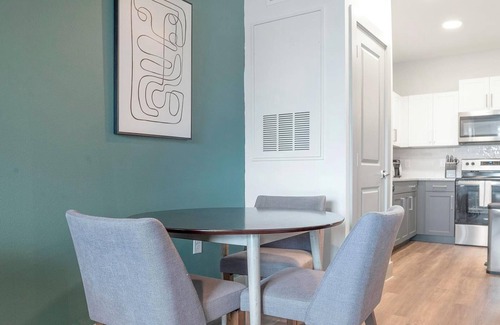 Sanford Apartment | Landing | Incredible 1BD, Courtyard, Gym