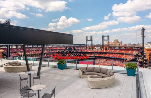 Downtown St. Louis Apartment | Landing | Incredible 1BD, Rooftop Lounge