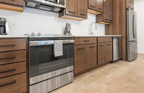 Downtown St. Louis Apartment | Landing | Incredible 1BD, Rooftop Lounge