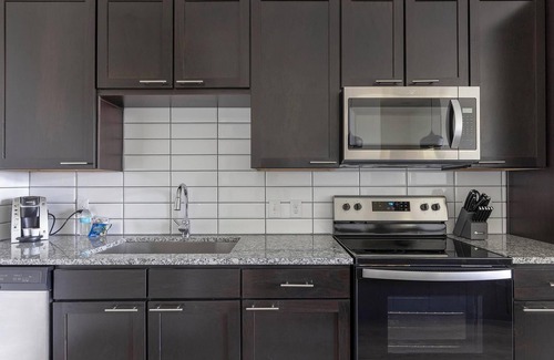 Fort Worth Apartment | Landing | Incredible 2BD, Courtyard, Gym