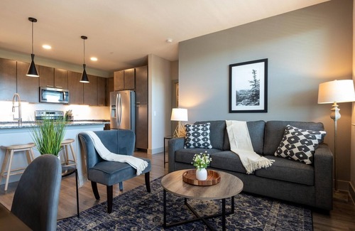 Montopolis Apartment | Landing | Incredible 2BD, Gym, Yoga Studio