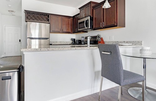 Bloomingdale Apartment | Landing | Incredible 2BD, Gym, Pool