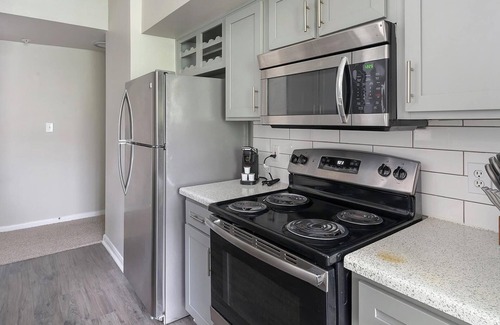 Briarforest Apartment | Landing | Incredible 2BD, Gym, Pool