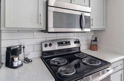Briarforest Apartment | Landing | Incredible 2BD, Gym, Pool
