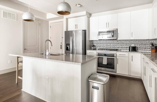 Houston Apartment | Landing | Incredible 2BD, Tennis Court, Gym