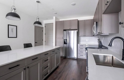Houston Apartment | Landing | Incredible 2BD, Gym, Pool