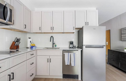 Northeast Raleigh Apartment | Landing | Incredible Studio, Gym, Pool