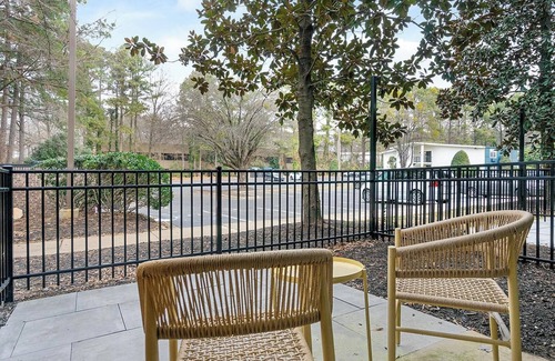 Northeast Raleigh Apartment | Landing | Incredible Studio, Gym, Pool