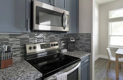 Nassau Bay Apartment | Landing | Incredible 1BD, Gym, Pool