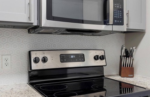 Pipers Meadow Apartment | Landing | Incredible 1BD, Gym, Clubhouse