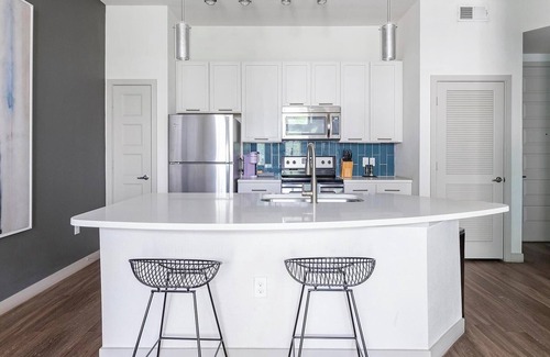 Downtown San Antonio Apartment | Landing | Incredible 1BD, Gym, Pool