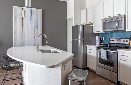 Downtown San Antonio Apartment | Landing | Incredible 1BD, Gym, Pool
