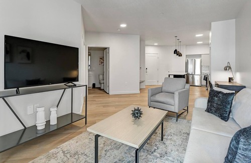 Downtown Salt Lake City Apartment | Landing | Modern 1BD, Yoga Studio, Clubhouse