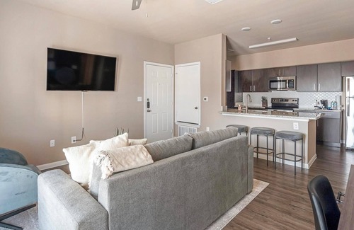 New Braunfels Apartment | Landing | Modern 1BD, Pool, Gym