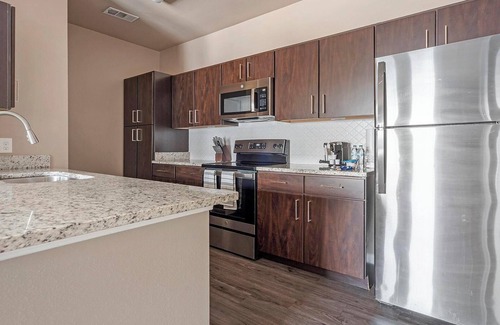 New Braunfels Apartment | Landing | Modern 1BD, Pool, Gym