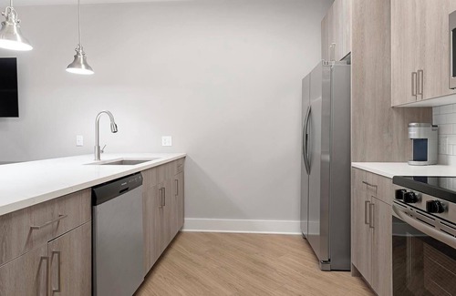 Fort Myers Apartment | Landing | Modern 1BD, Clubhouse, Gym