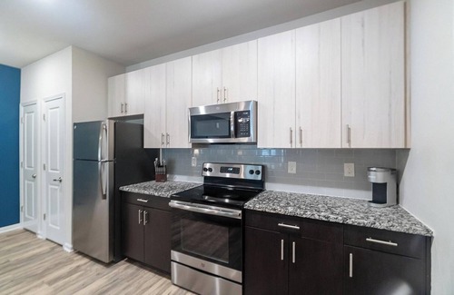 Charlotte Apartment | Landing | Modern 1BD, Clubhouse, Gym