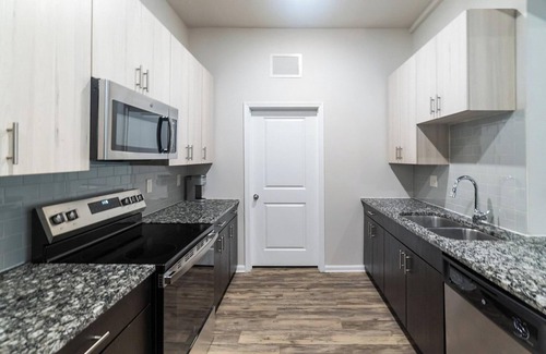 Charlotte Apartment | Landing | Modern 1BD, Clubhouse, Gym