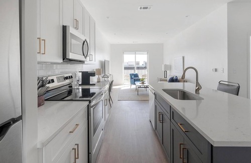 Donelson Apartment | Landing | Modern 1BD, Clubhouse, Game Room