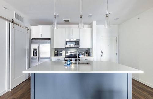 Austin Apartment | Landing | Modern 1BD, Clubhouse, Pool