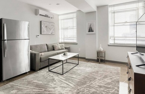 Central City Apartment | Landing | Modern 1BD, Gym