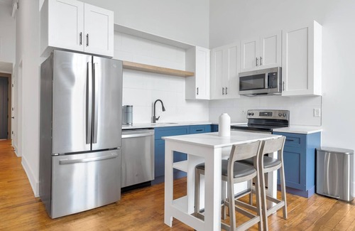 Greenville Apartment | Landing | Modern 1BD, Gym, Yoga Studio