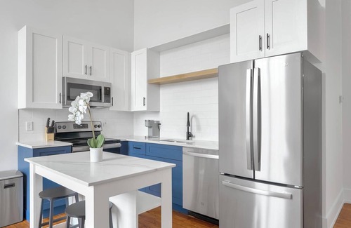 Greenville Apartment | Landing | Modern 1BD, Gym, Yoga Studio