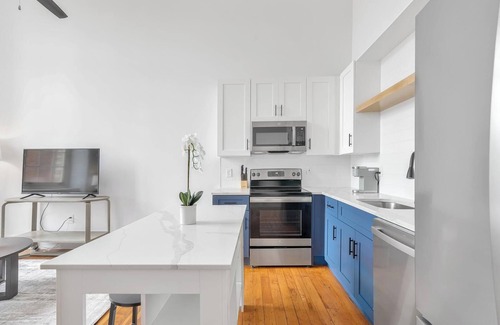 Greenville Apartment | Landing | Modern 1BD, Gym, Yoga Studio