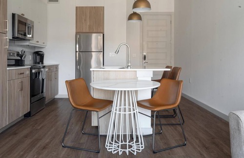 Austin Apartment | Landing | Modern 1BD, Gym, Pool